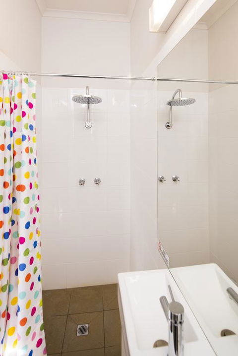 Mowbray Hotel - LBG 3