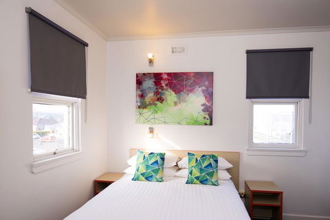 Mowbray Hotel - LBG 0