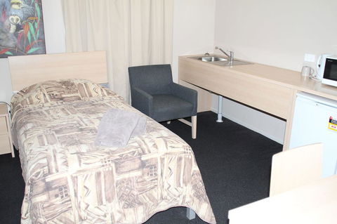 Mt Isa Irish Club Accommodation - LBG 1