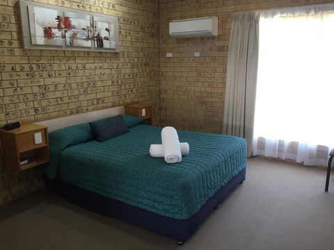 Mulga Country Motor Inn - LBG 1