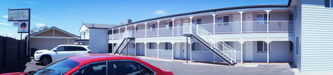 Oasis Motel - LBG 3