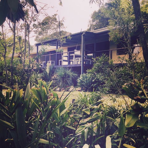 Ponytail Farmhouse - LBG 3
