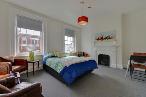 Portsea Place - LBG 2