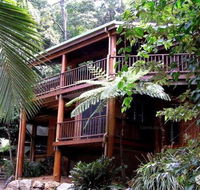 Private Rainforest Retreat with lagoon style pool - LBG