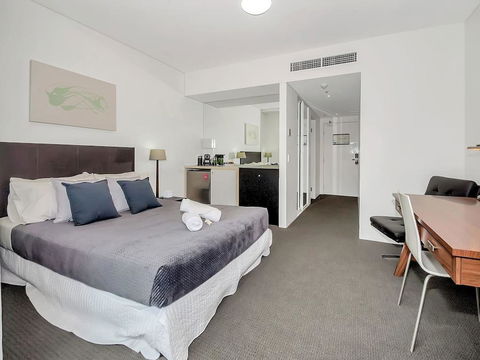 Privately Owned Hotel Room By Cairns Marina 222 - LBG 0