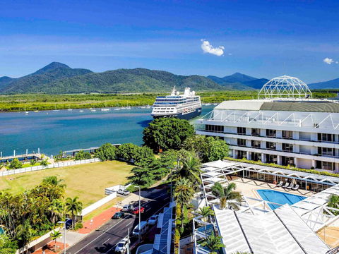 Pullman Reef Hotel Casino - LBG 1