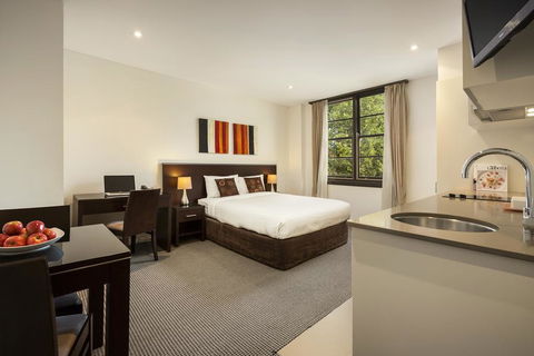 Quest Canberra - LBG 1