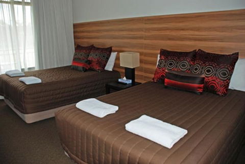 Red Cedars Motel - LBG 1