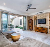 Resort Living with Private Pool sleeps 8 - LBG