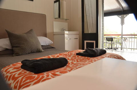 Royal Gatton Hotel - LBG 2