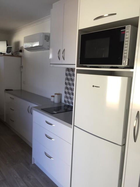 Self Contained Cabin - LBG 2