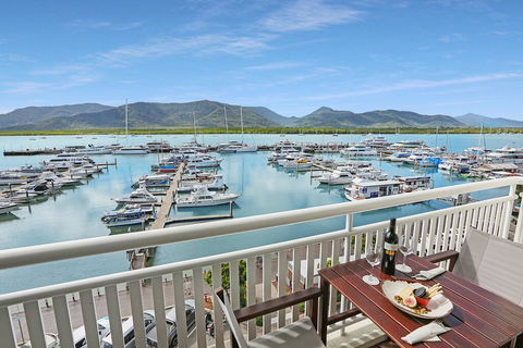 Shangri-La Hotel, The Marina, Cairns - LBG 2