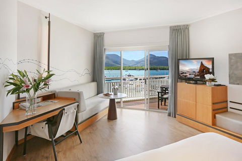 Shangri-La Hotel, The Marina, Cairns - LBG 1