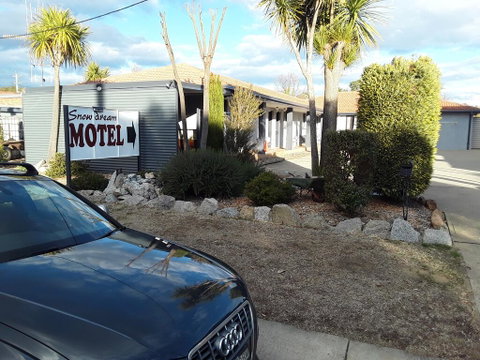 Snowdream Motel - LBG 3