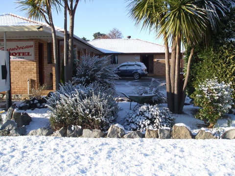 Snowdream Motel - LBG 0