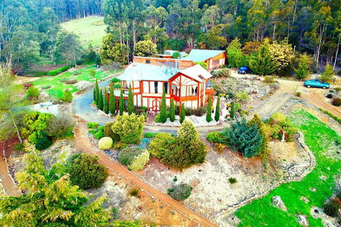 STUNNING HOME WITH AMAZING VIEWS - Just 20 Mins To The City And Only 10 To MONA! - LBG 2