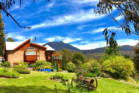 STUNNING HOME WITH AMAZING VIEWS - Just 20 Mins To The City And Only 10 To MONA! - LBG 1