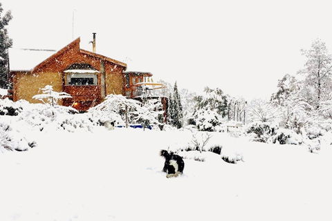 STUNNING HOME WITH AMAZING VIEWS - Just 20 Mins To The City And Only 10 To MONA! - LBG 0