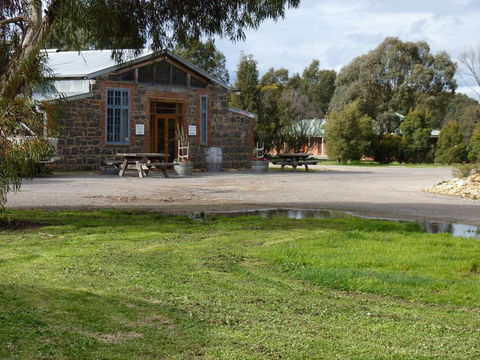 Summerfield Winery And Accommodation - LBG 1