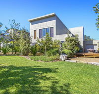 Sunshine Beach House-25 metre walk to the beach - LBG