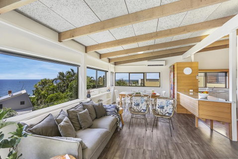 Sunshine Beach Shack - LBG 1