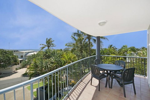 Sunshine Cove, Across The Road From The Beach - LBG 0