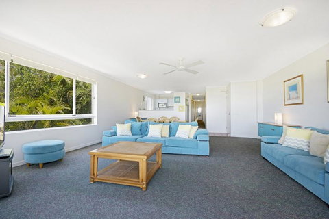 Sunshine Cove, Across The Road From The Beach - LBG 2