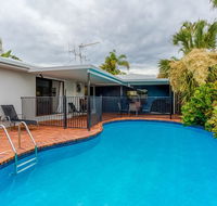 Sunyata Beach House - Rainbow Beach Beachside escape with a pool pet friendly and Wi-Fi - LBG