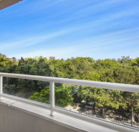 Super Convenient Apartment with Garden Views - LBG