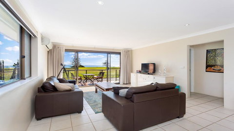 Surfspray 3 - Pebbly Beach - LBG 0