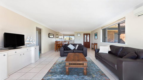 Surfspray 3 - Pebbly Beach - LBG 1