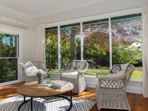 Sutton Downs - Renovated Country Home On 100 Acres - LBG 3