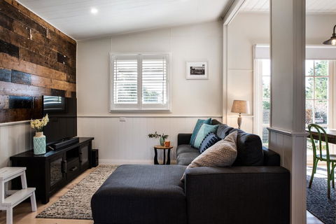 Table Hill Cottage - LBG 3