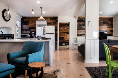 Table Hill Cottage - LBG 0
