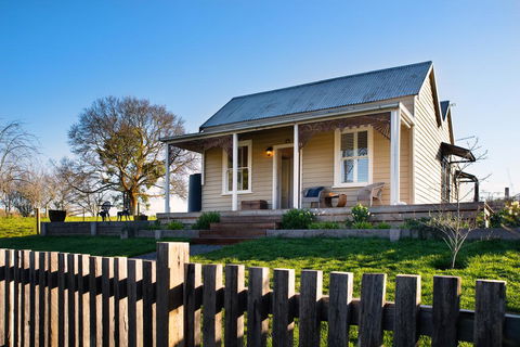 Table Hill Cottage - LBG 1