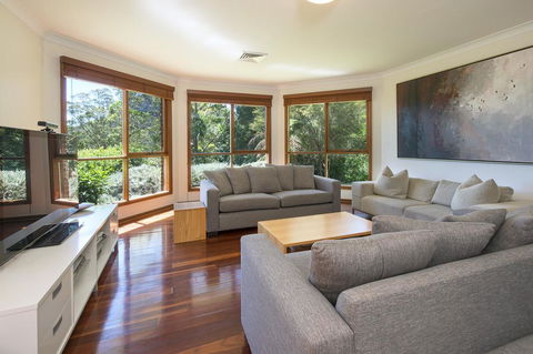 Taliesin - Beautiful 4 Bedroom Home With Amazing Views! - LBG 3
