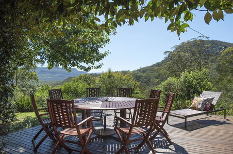 Taliesin - Beautiful 4 Bedroom Home With Amazing Views! - LBG 0