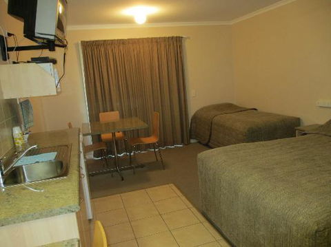 Tambo Mill Motel & Caravan Park - LBG 3