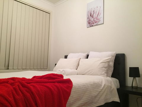 Tasha's Apartments On Kerry - LBG 0