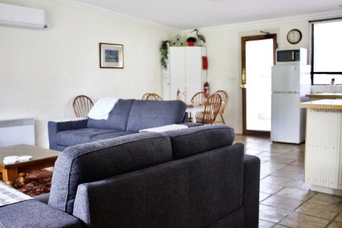 The Apartment - Moyston - LBG 0