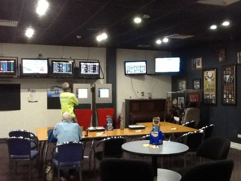 Tennant Creek Memorial Club - LBG 4