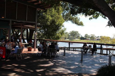 River Cruz Cafe - LBG 3