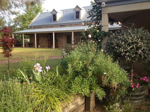 The Coach House On River And Park - LBG 0