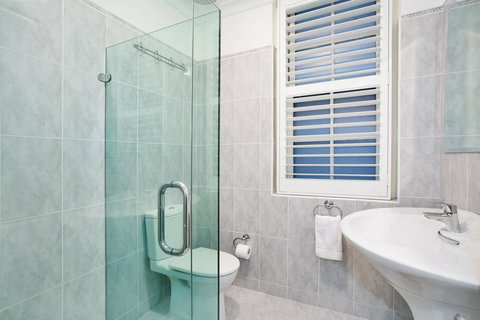 The Courtyard Of St Neot - Art Deco 2BR Potts Point Apartment With Large Courtyard In Stunning Location - LBG 3