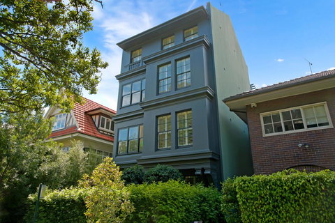 The Courtyard Of St Neot - Art Deco 2BR Potts Point Apartment With Large Courtyard In Stunning Location - LBG 1