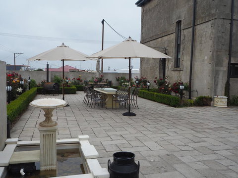 The Customs House B & B - LBG 2