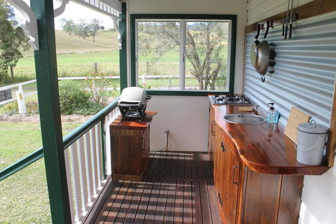 The Dollhouse Cottage - LBG 3