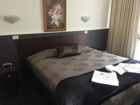 The Esplanade Motel - LBG 1