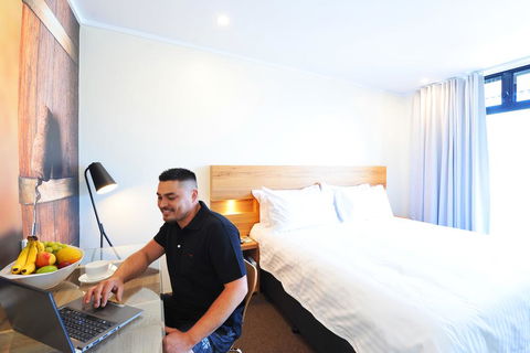 The Griff Motel - LBG 2