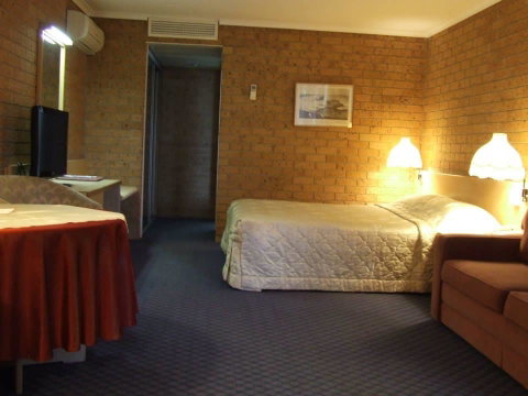 The John Hunter Motel - LBG 3